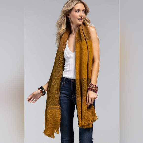 Textured Scarf w/ Multiple Tones & Frayed Edge in Mustard / Brown - Picture 4 of 5